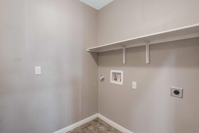 Building Photo - 15006 Parrish Ln