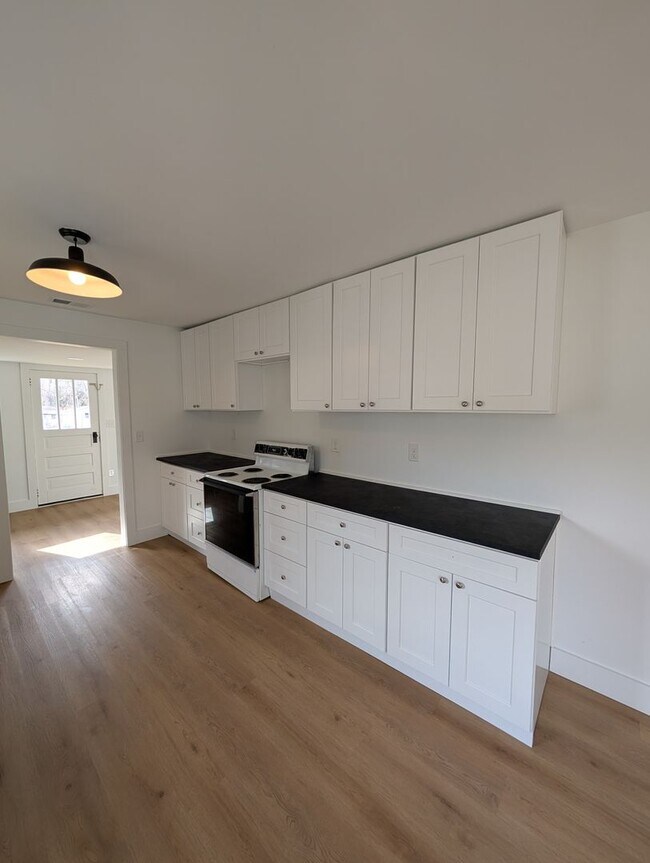 Building Photo - Barnardsville Rental!