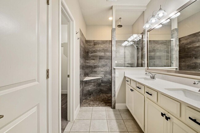 Building Photo - Fantastic 3 Bedroom, 2.5 Bath, 2-Story Hom...