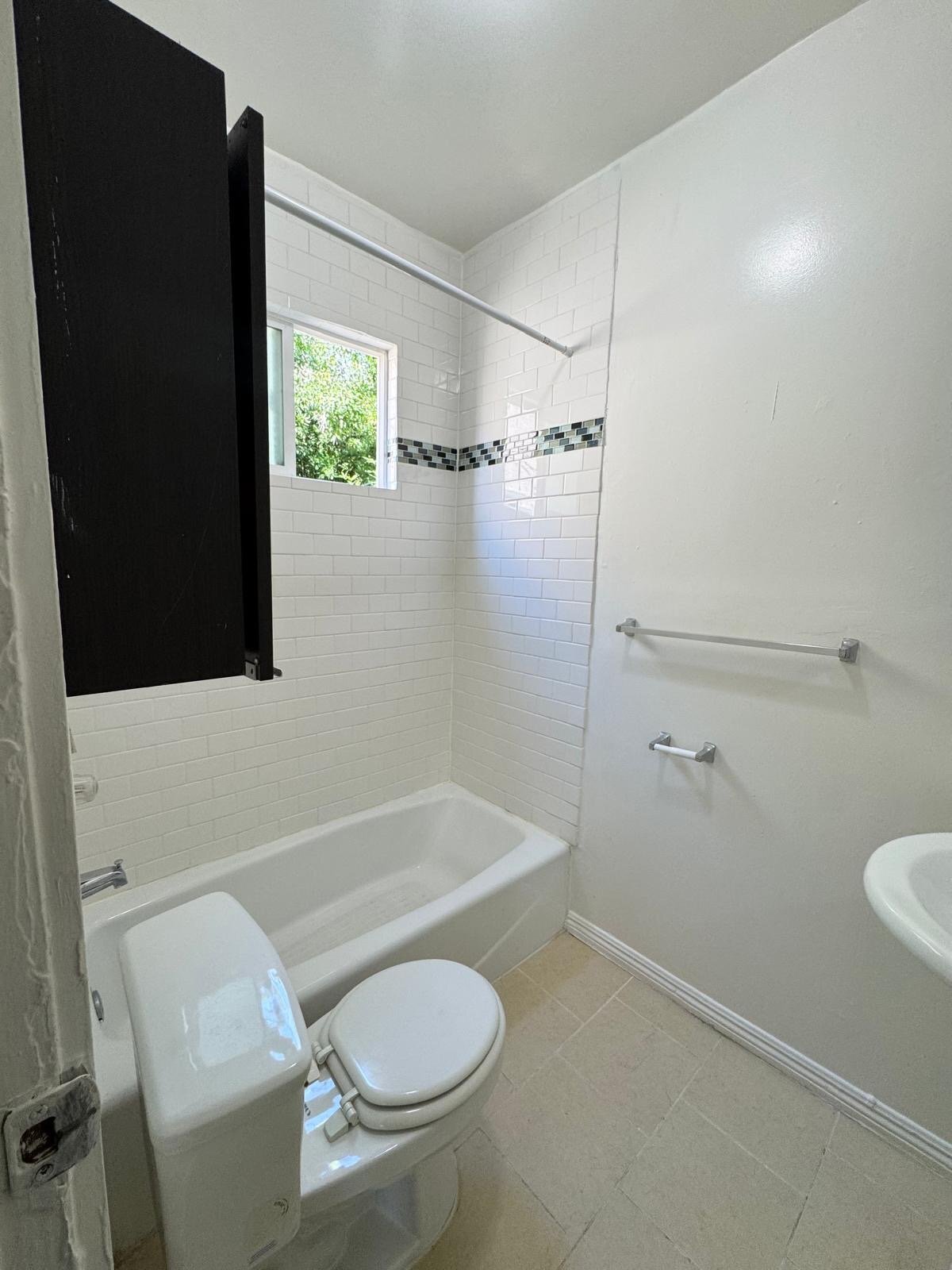 Building Photo - 808 2/5-805 N Poinsettia Pl