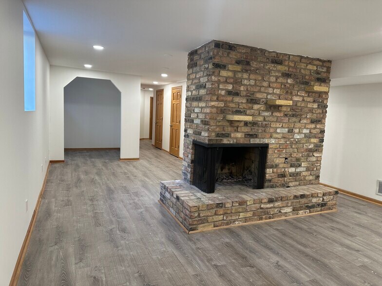 Building Photo - 7303 Glouchester Dr