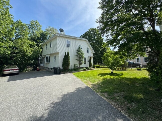 Building Photo - 1-3 Yeaton Pl