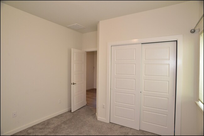 Building Photo - 3545 Essence St