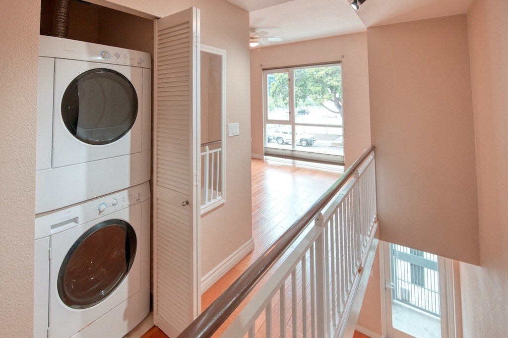 Building Photo - 1240 India St