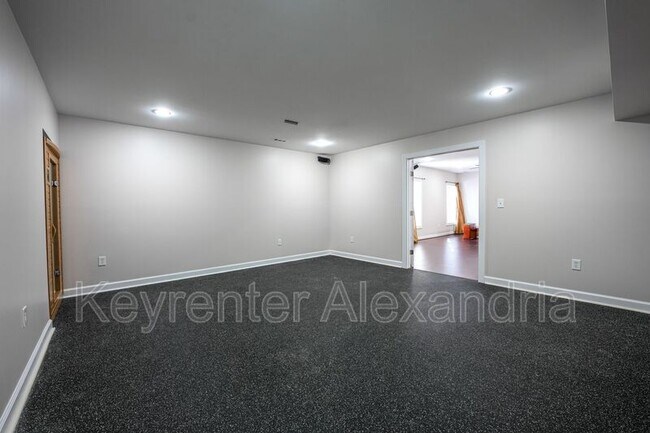 Building Photo - 13568 Heritage Farms Dr