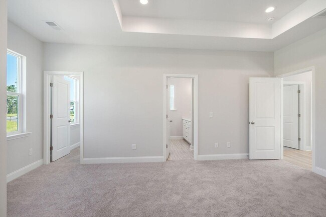 Building Photo - 3 Bedroom 2.5 Bathroom House in Hawthorne ...