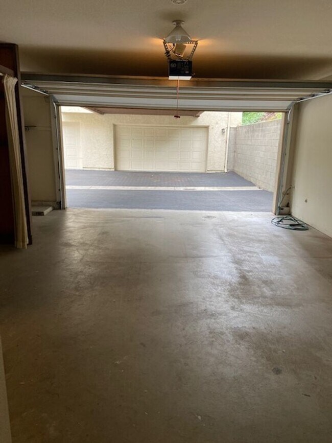 Building Photo - COMING SOON REMODELED 2 BEDROOM 2.5 BATH, 2 CAR GARAGE CONDO MISSION VALLEY