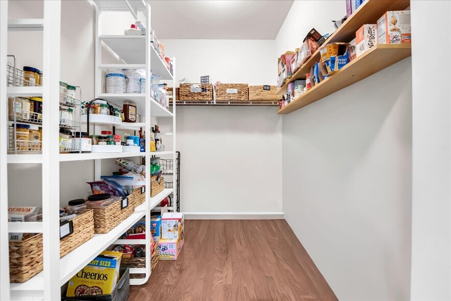Building Photo - 41761 Steinbeck Gln