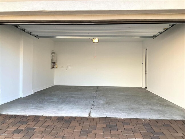 Building Photo - 6519 E Villa Maria Dr