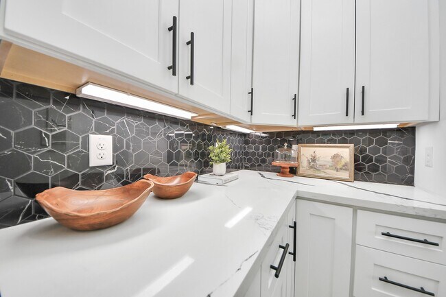 Building Photo - 5029 Broom St