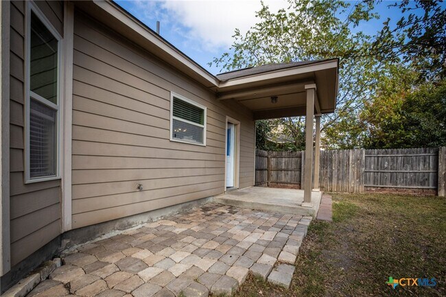 Building Photo - 433 Stonebrook Dr