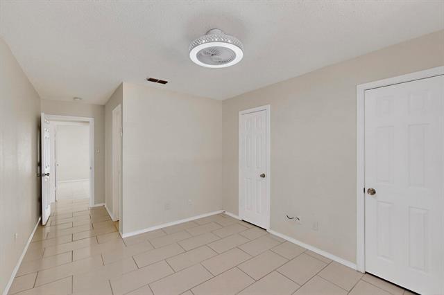Building Photo - 207 W Owens St