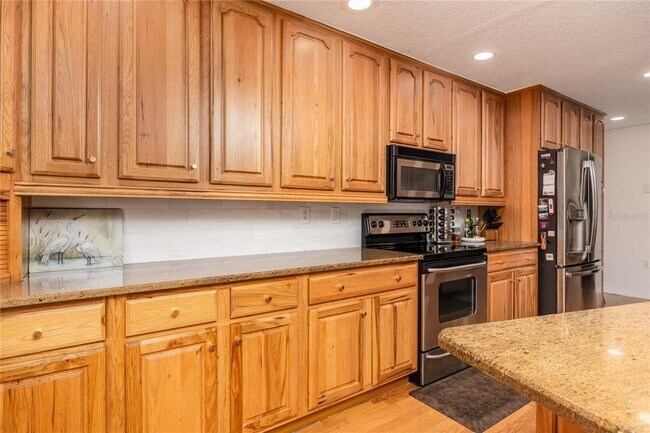 Building Photo - 22481 Southshore Dr