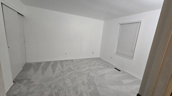 Building Photo - 5179 Springdale Blvd
