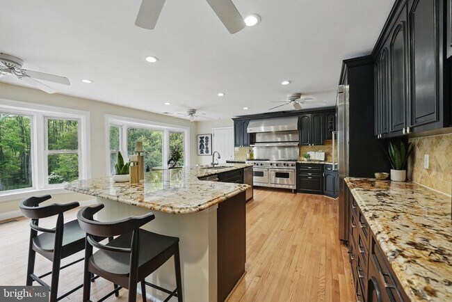 Building Photo - 8121 Briar Creek Dr