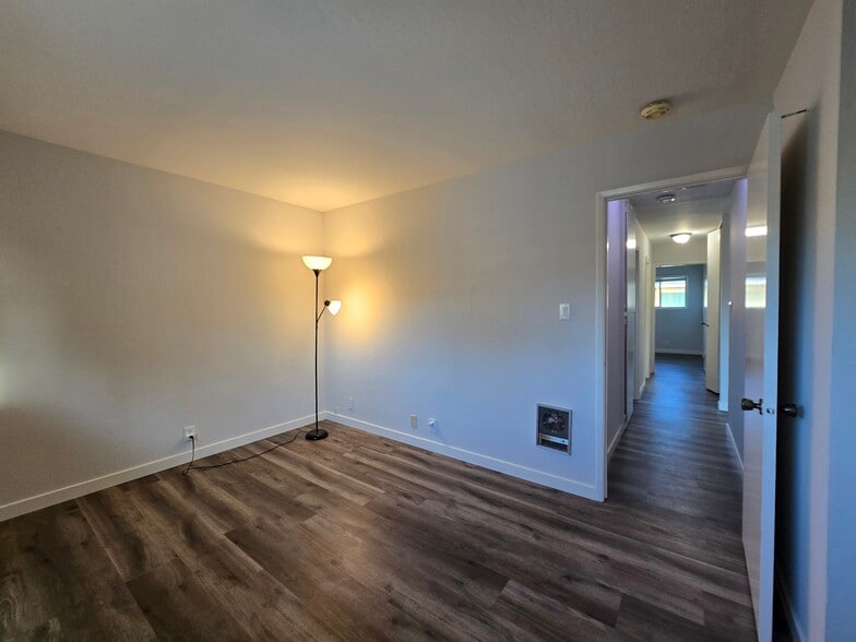 Building Photo - 14583 Doolittle Dr