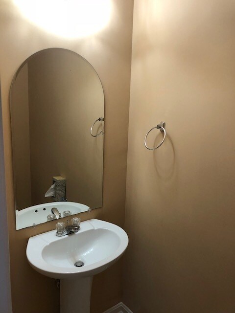 Building Photo - Fern creek