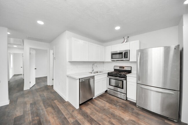 Building Photo - 5911 Easter St