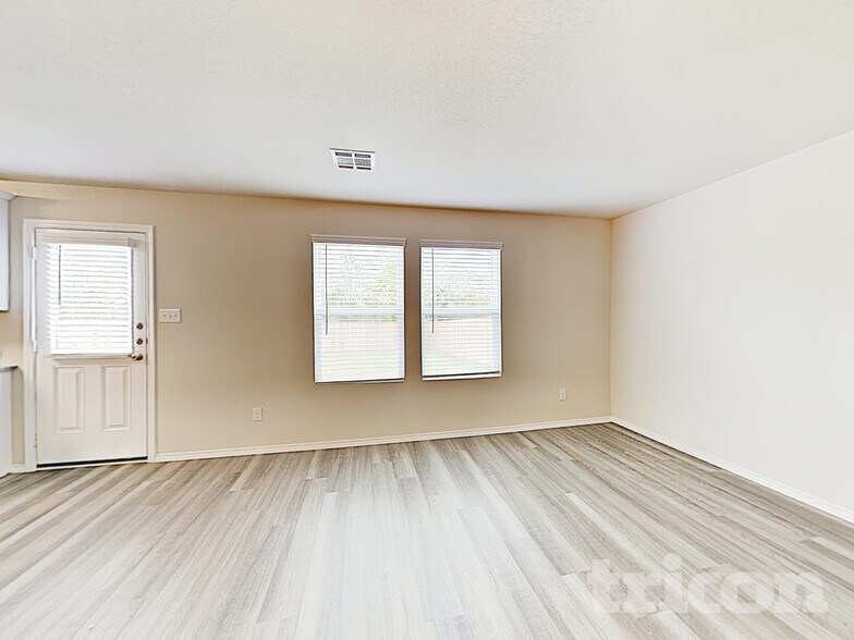 Building Photo - 8902 Lamus Wheel