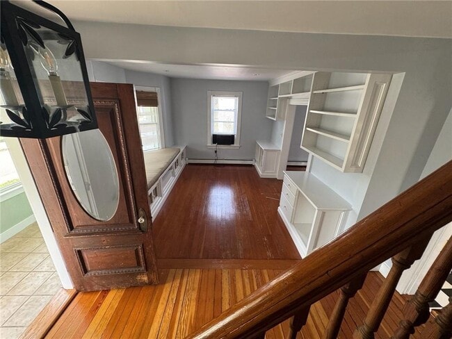 Building Photo - 67 Hall Ave