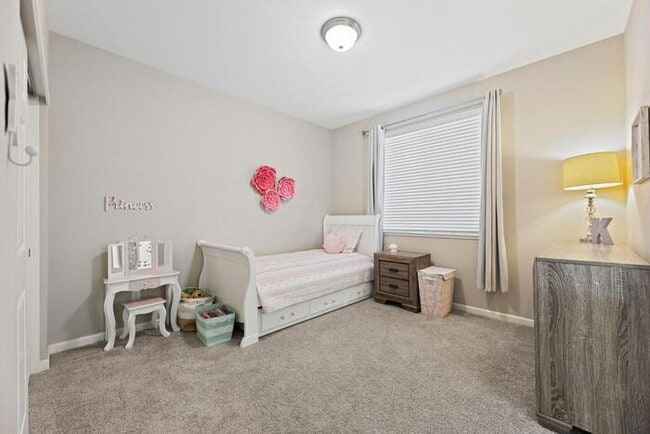Building Photo - Beautiful 3 Bedroom PLUS bonus Room For Re...