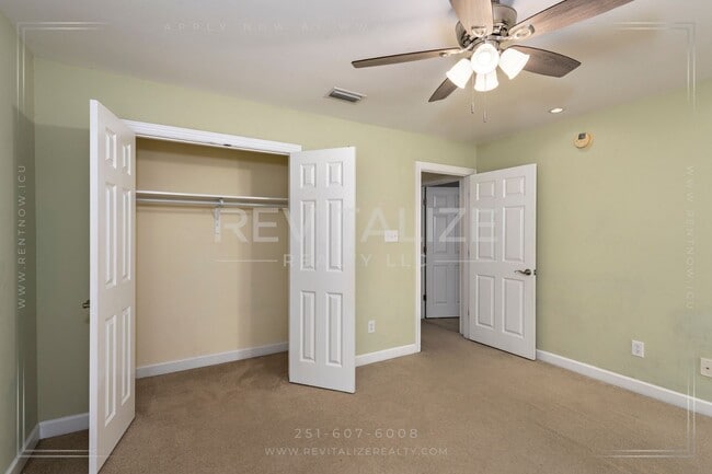 Building Photo - 3 Bed 3 Bath Townhome in West Mobile
