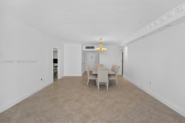 Building Photo - 5001 Collins Ave
