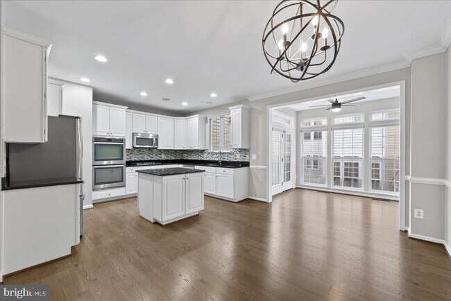 Building Photo - 8436 Kirby Lionsdale Dr