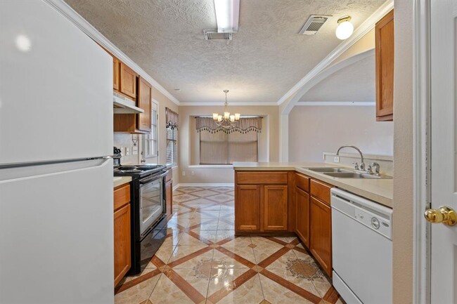 Building Photo - 14072 Broken Arrow Dr