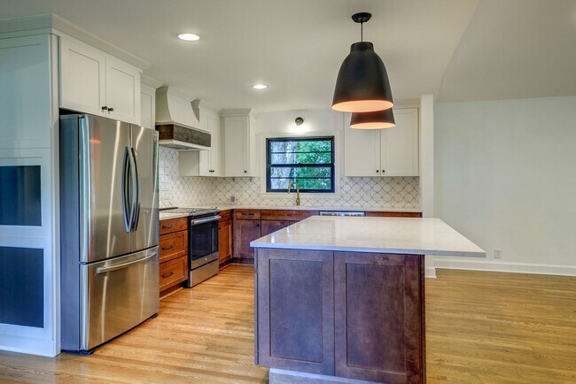 Building Photo - Renovated Mid-Century Modern Ranch in the ...