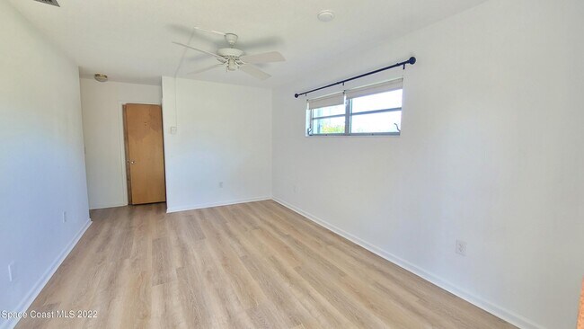 Building Photo - 1264 Seminole Dr