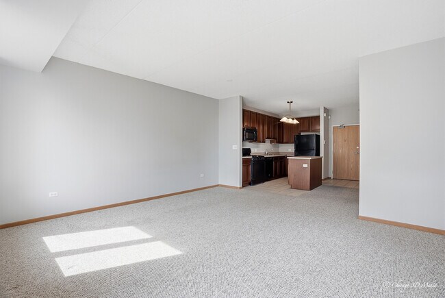 Building Photo - 515 Main St