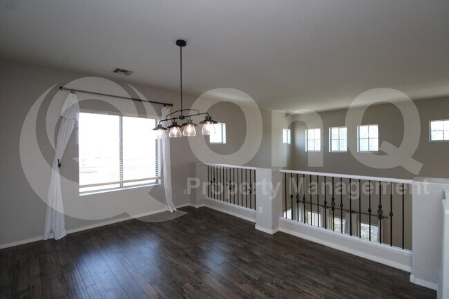 Building Photo - 12908 W Sierra Vista Dr