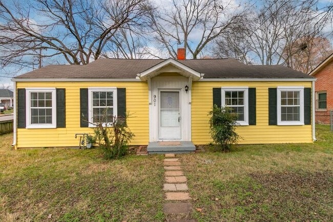 Building Photo - Charming Historic East Nash 3Bed/2Bath!