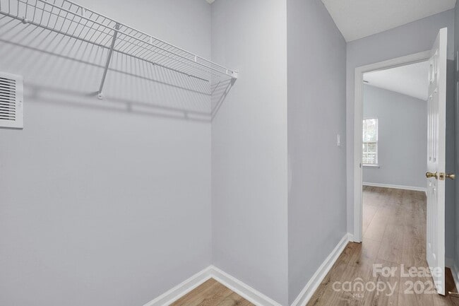 Building Photo - 8041 Christmas Ct