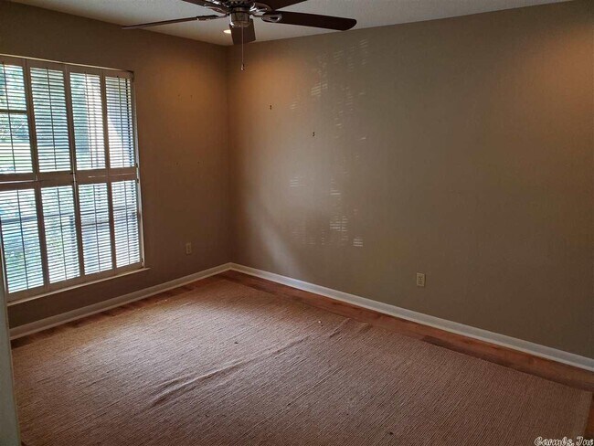 Building Photo - 1201 N Pierce St