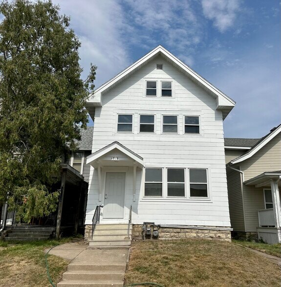 Building Photo - 1516 C Ave NE