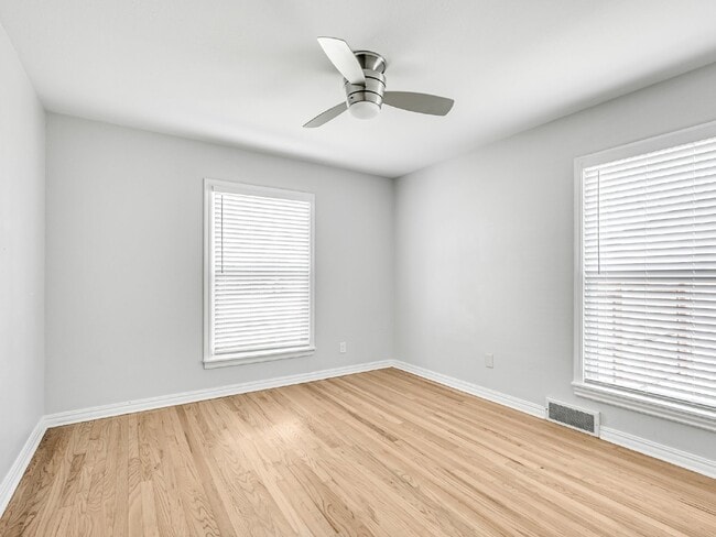 Building Photo - Beautiful Home Just Minutes from the OU Ca...