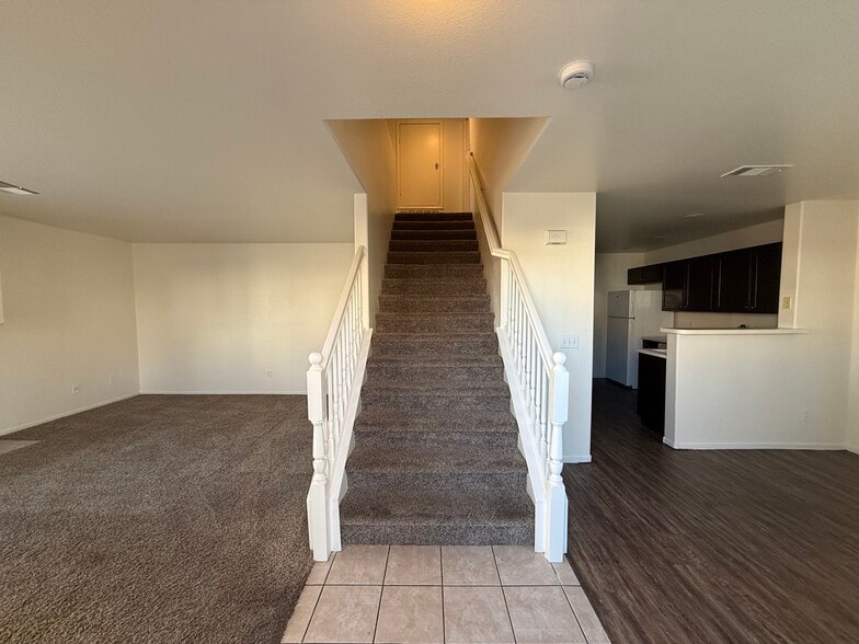 Building Photo - 8133 Autumn Star Ave