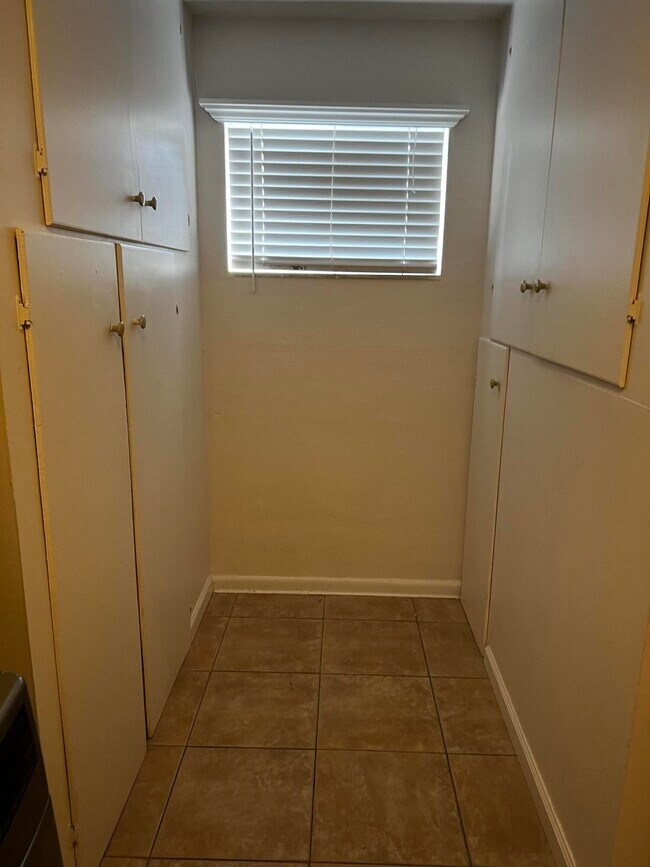 Building Photo - 750 NW 44th Ave