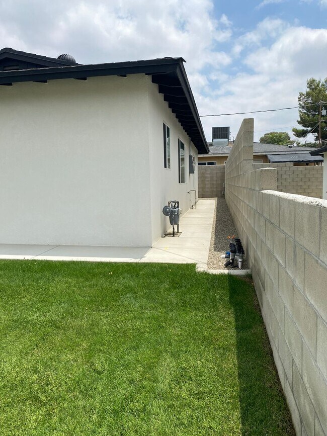Building Photo - Newly Constructed 3 Bedroom 1 Bath Home