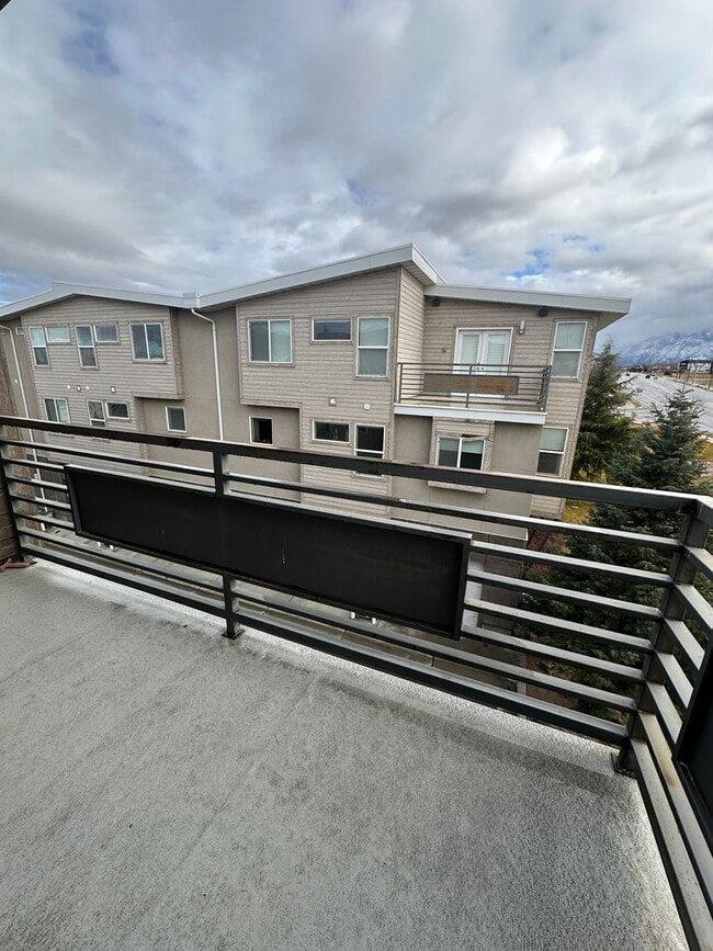 Building Photo - GORGEOUS Home!!!!