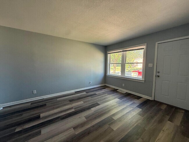 Building Photo - 5750 N 62nd St