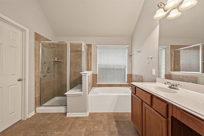 Building Photo - 28207 Chalet Park Dr