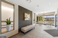 Building Photo - 1640 Oakwood Dr