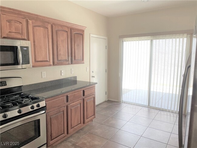 Building Photo - 12065 Hathaway Pines Dr