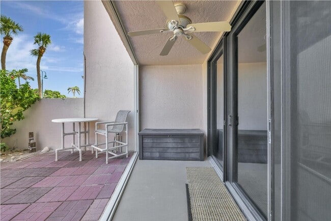 Building Photo - 355 S Ocean Dr
