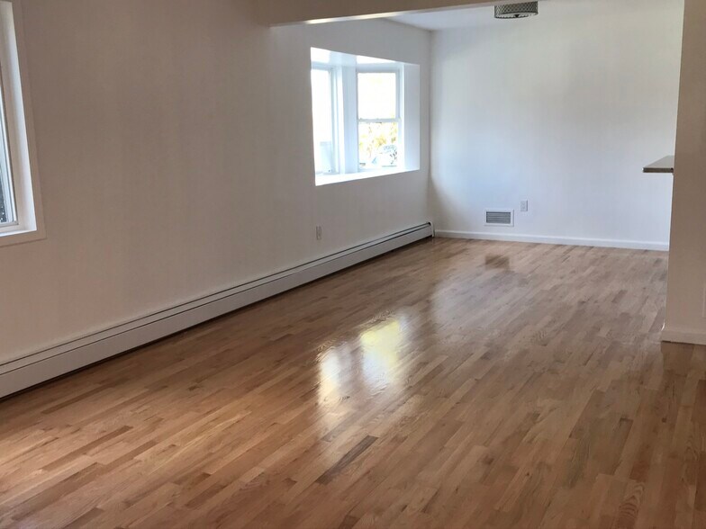 Building Photo - 25130 57th Ave