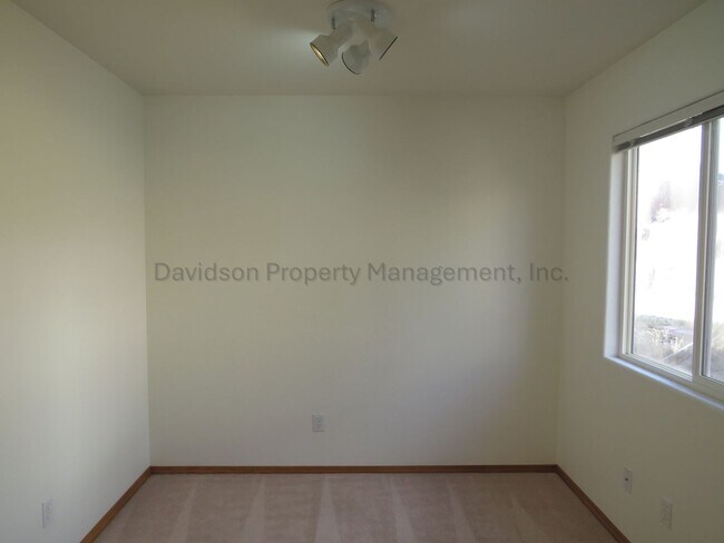Building Photo - 15485 Curwood Dr