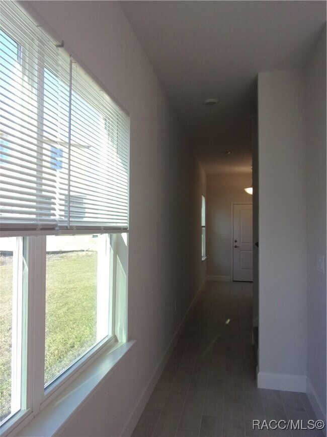 Building Photo - 219 Bittern Lp